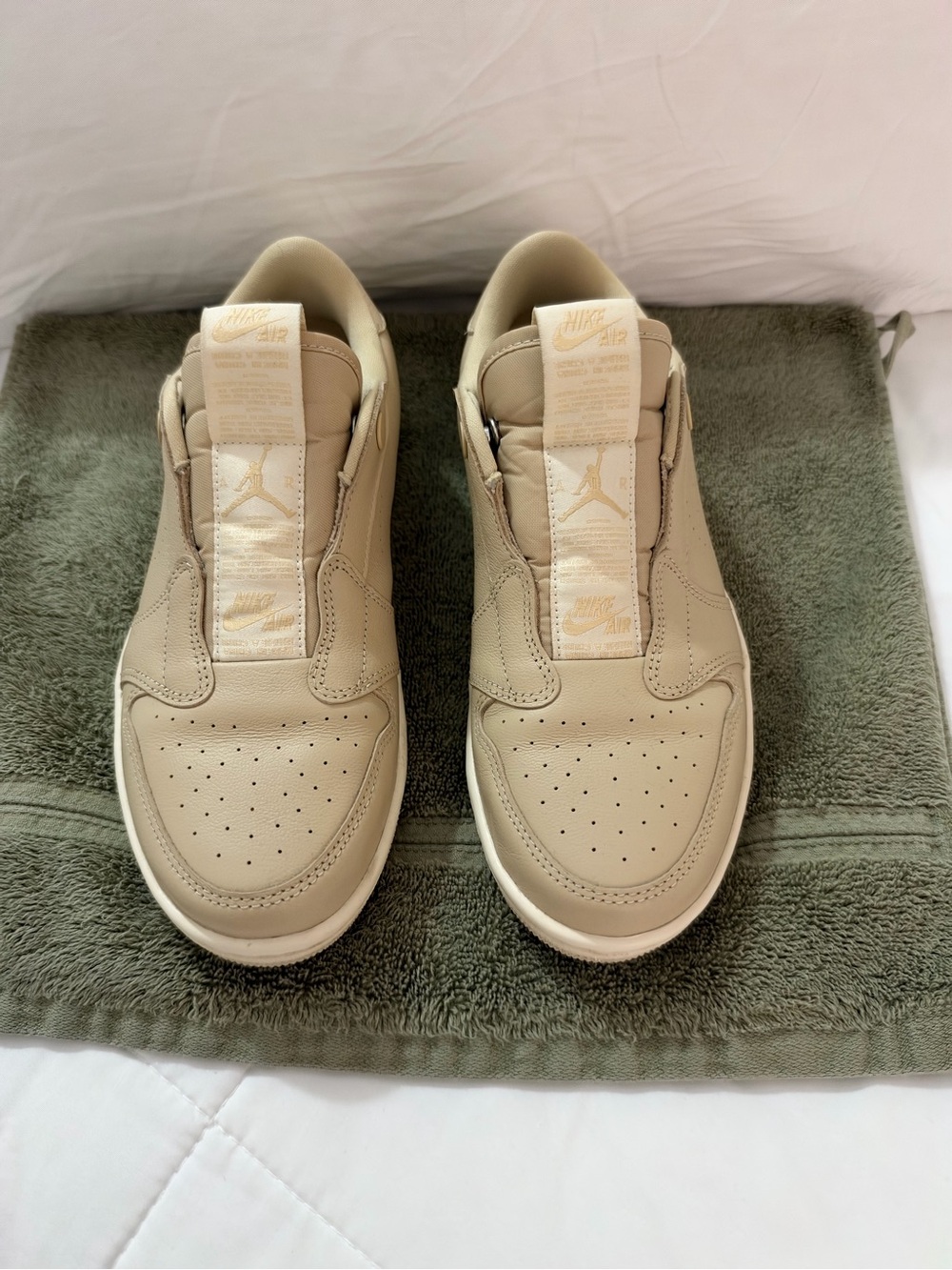 Air Jordan 1 Retro Low Slip (Desert Ore/Light Cream) Women’s Size 7.5